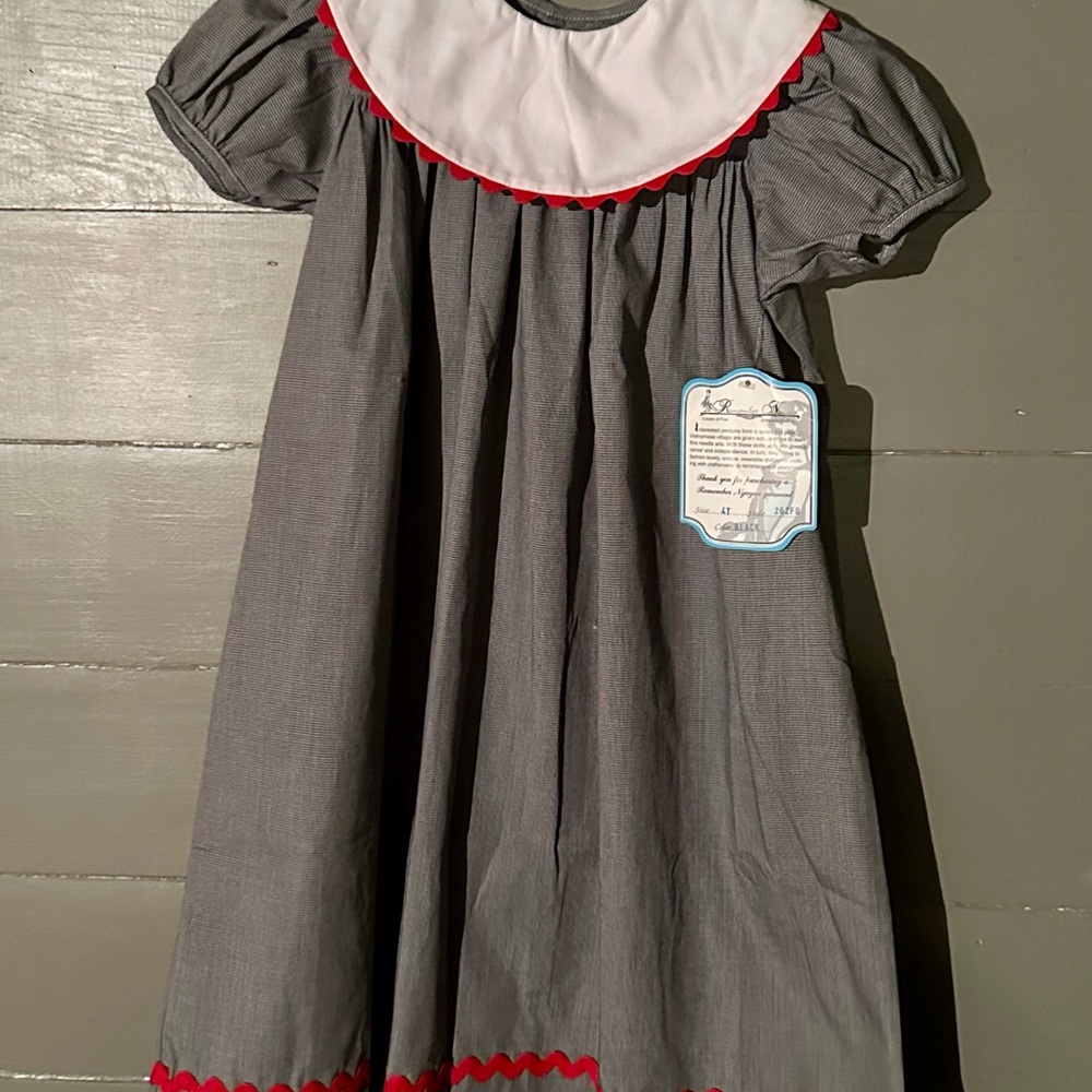 Gray and White Dress with White Peter Pan Collar- perfect  for monogramming. NWT